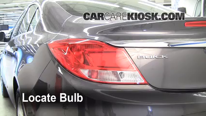 2011 Buick Regal CXL 2.4L 4 Cyl. Éclairage Feu clignotant arrière (remplacer l'ampoule)